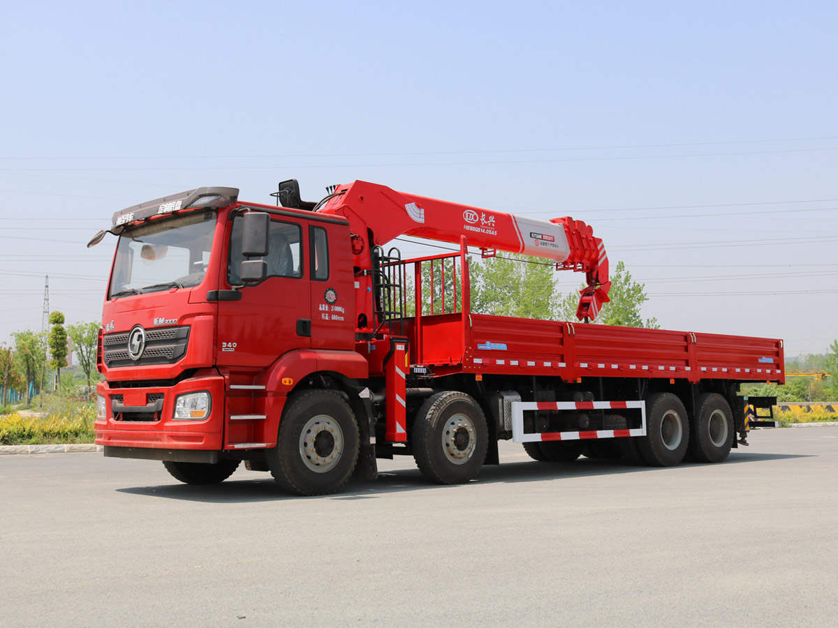 陜汽德龍新M3000駕駛室前四后八上裝長(zhǎng)興14噸直臂式吊機(jī)